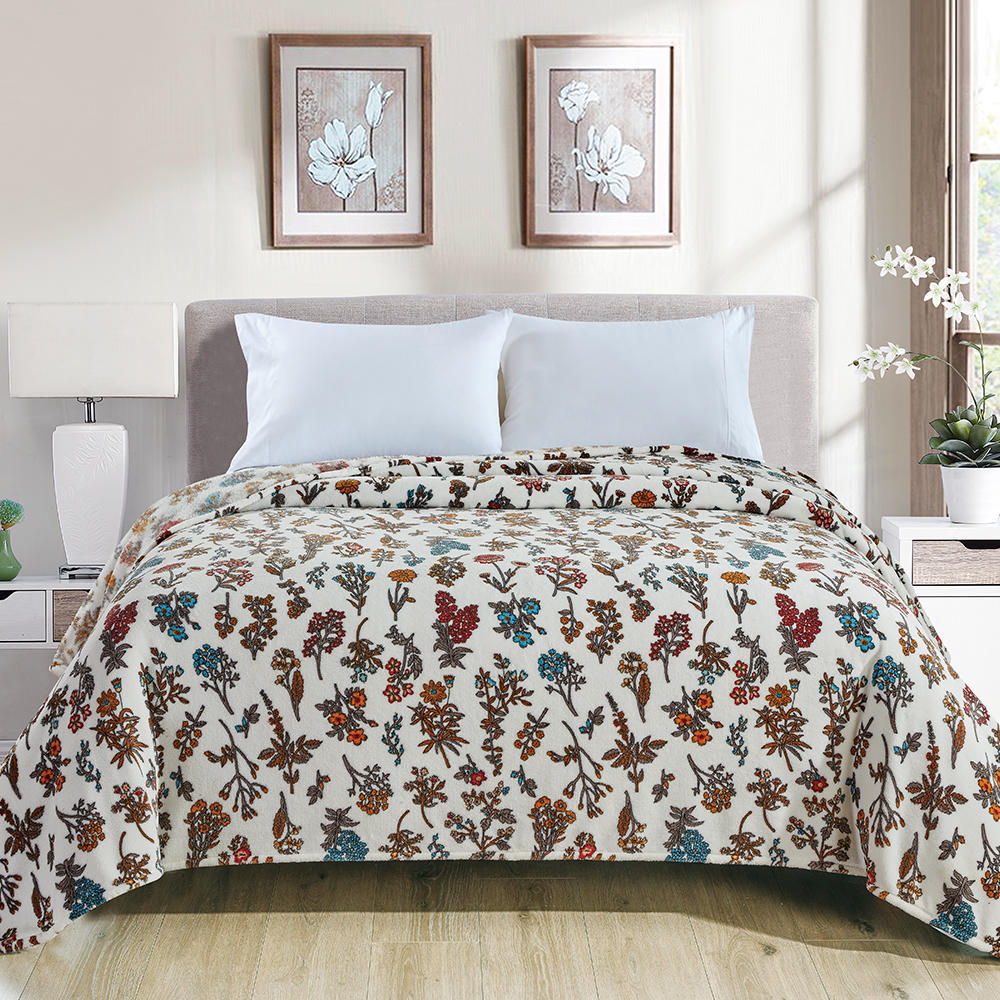 Is it recommended to turn or tuck the Curly Floral Print Double Flannel Print Blanket regularly to evenly distribute use and reduce pressure points?